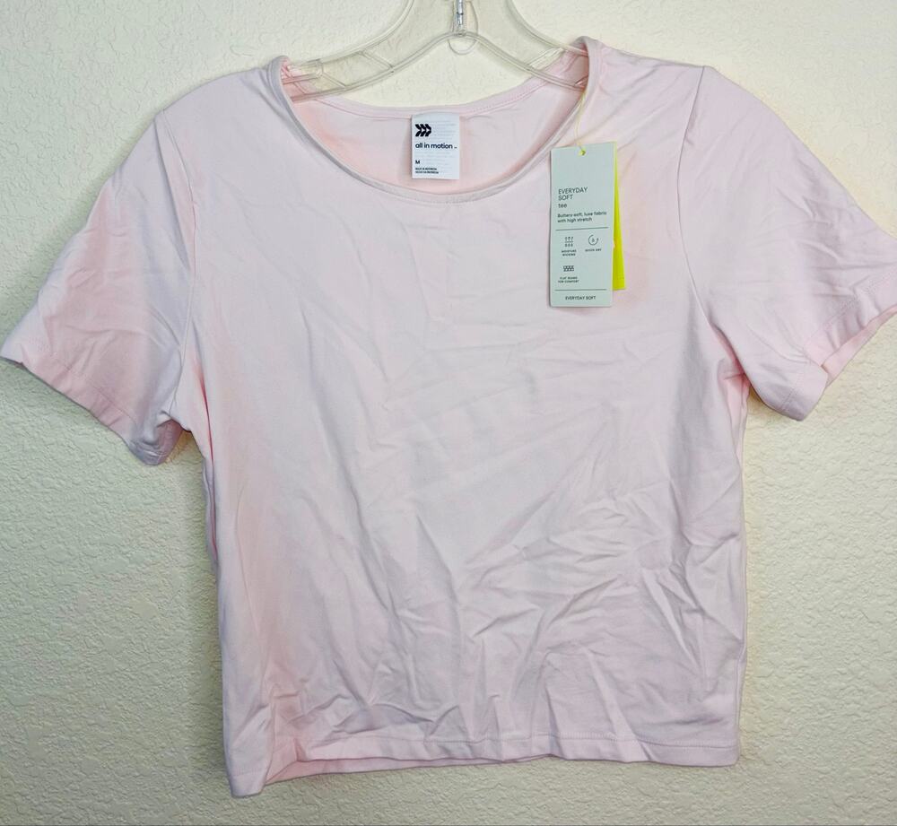 All in Motion Light Pink Activewear Cropped Tee Short Sleeves, NWT Women Medium